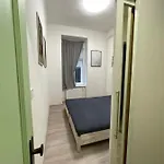 Apartment Red&black Centr, Na Hradbach 118