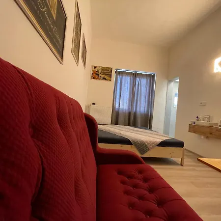 Red&black Centr, Na Hradbach 118 *