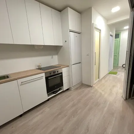 Apartment Red&black Centr, Na Hradbach 118