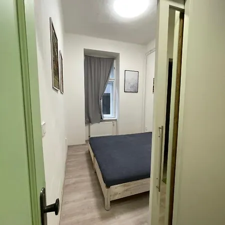 Apartment Red&black Centr, Na Hradbach 118