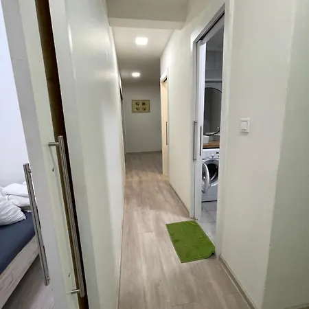 شقة Red&black Centr, Na Hradbach 118