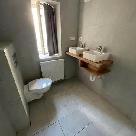 Apartment Red&black Centr, Na Hradbach 118