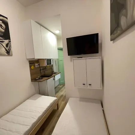 شقة Red&black Centr, Na Hradbach 118