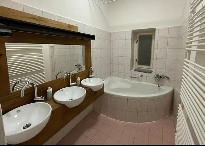 Red&black Centr, Na Hradbach 118